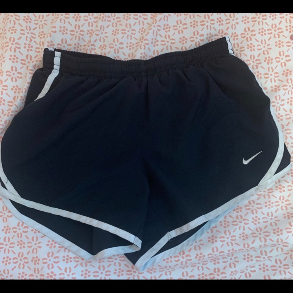 great condition black nike shorts